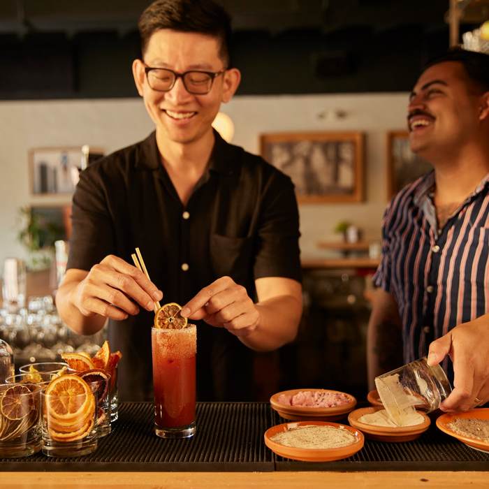 How to Properly Garnish Cocktails: Classic & Creative Pairings