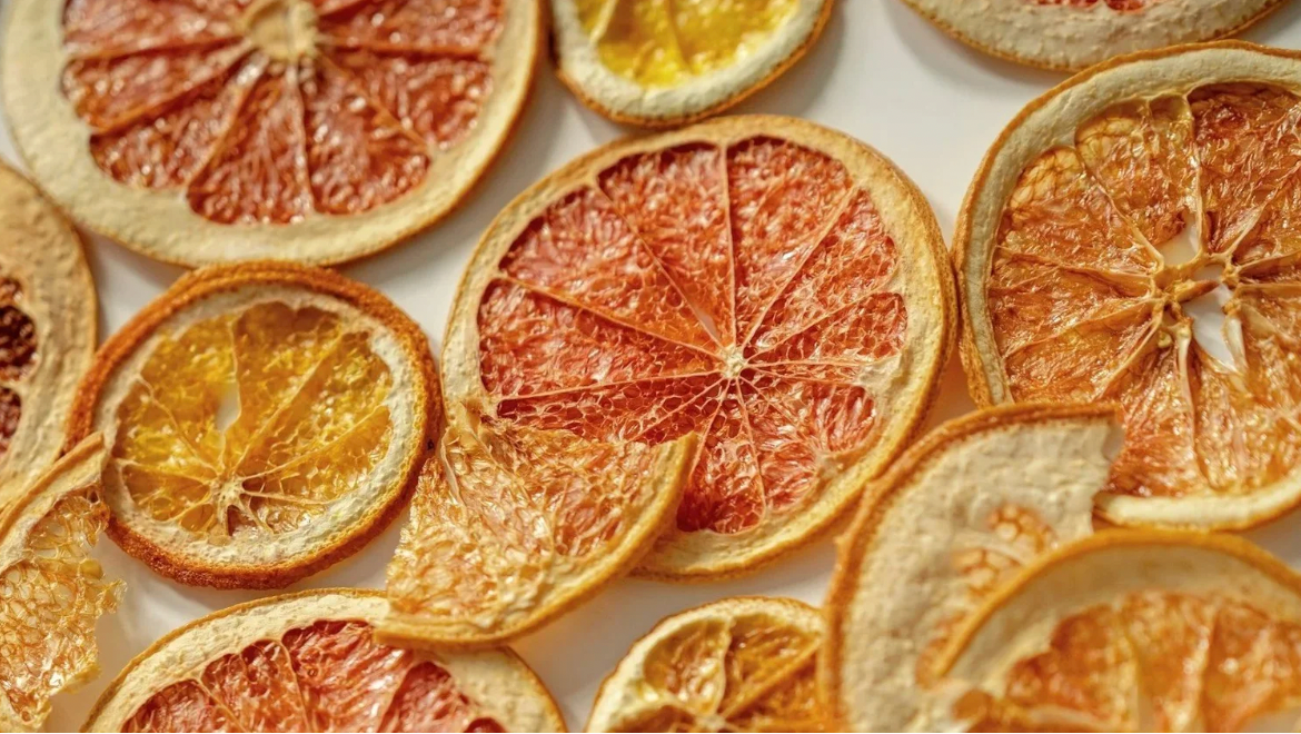 Garnish Guide: How to Elevate Cocktails with Dried Citrus & Drink Garnishes